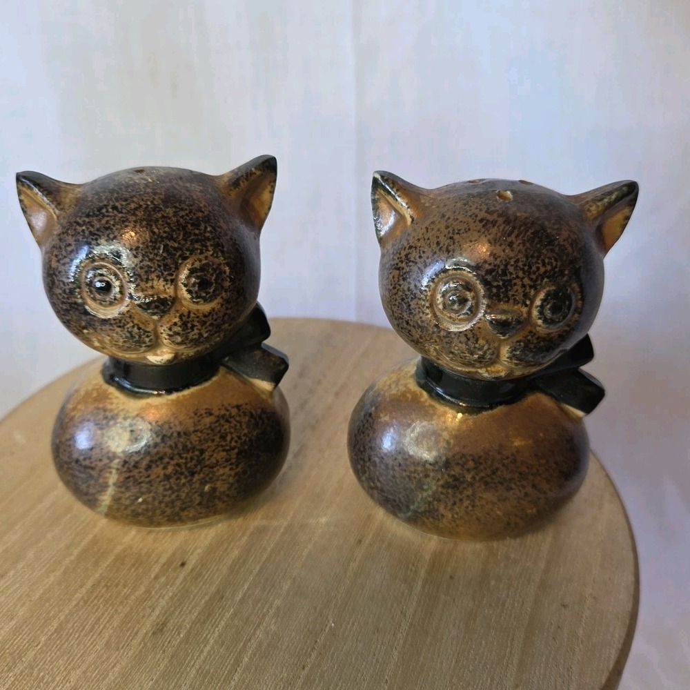 Vtg Brown Stoneware Cat Kitten Salt &‎ Pepper Shakers Made Japan 3.25 Inches